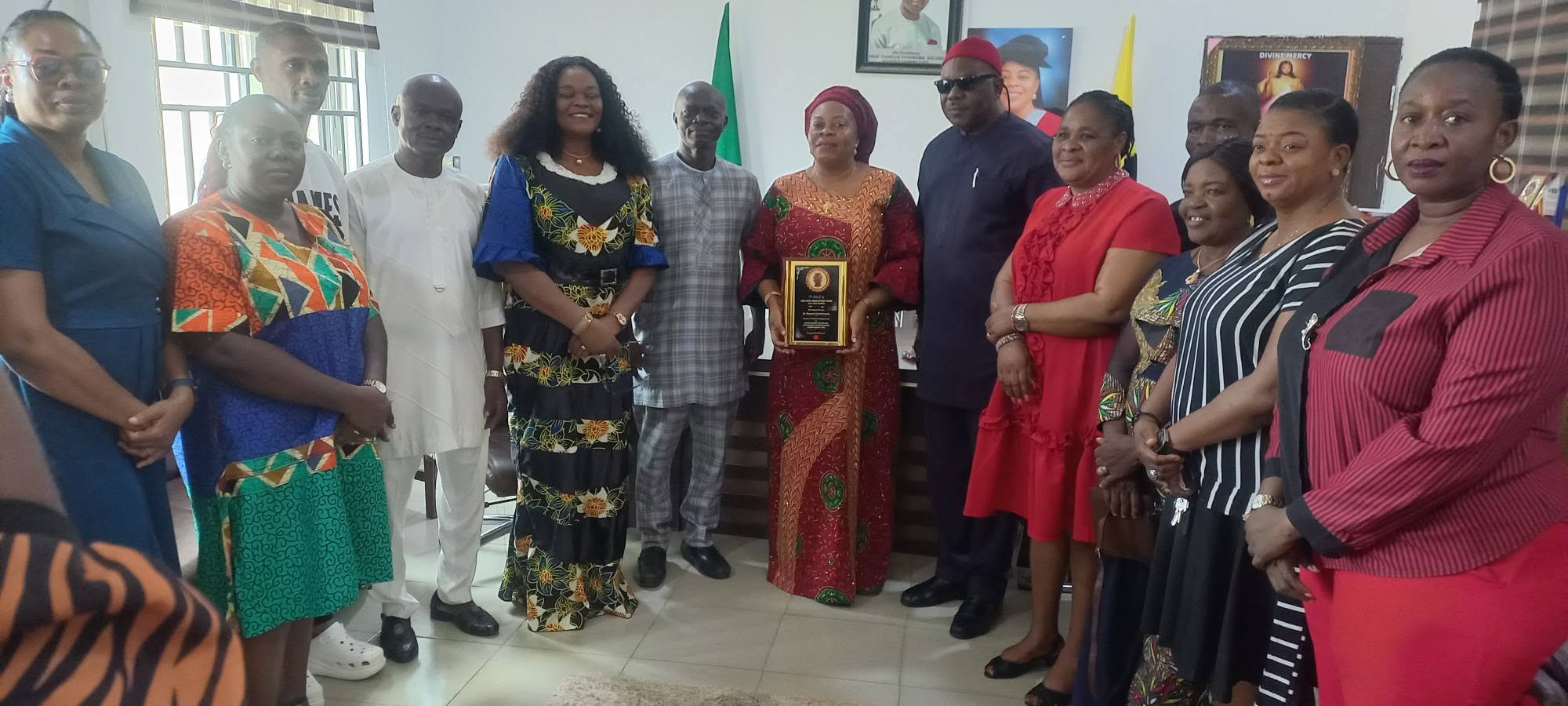 COOUTH CMD RECEIVES IGBO-UKWU DEVELOPMENT UNION