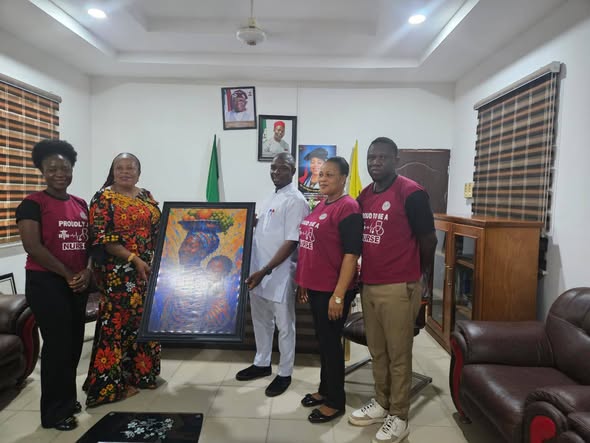DR. UMEAKUEWULU RECEIVES NANNM COOUTH EXECUTIVES
