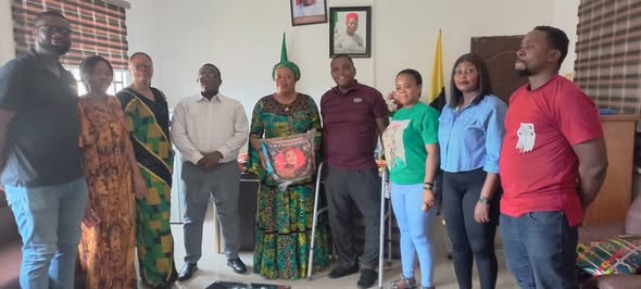 DR. UMEAKUEWULU RECEIVES PHYSIOTHERAPY DEPARTMENT