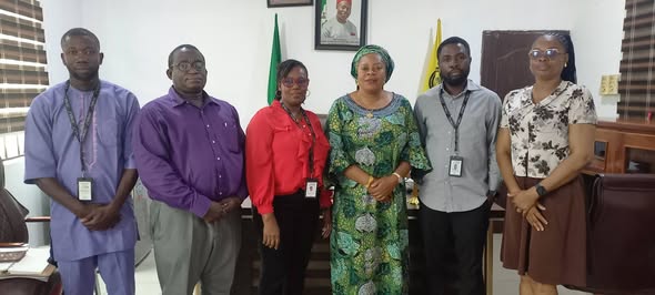 DR. UMEAKUEWULU RECEIVES ACHIEVING HEALTH NIGERIA INITIATIVE
