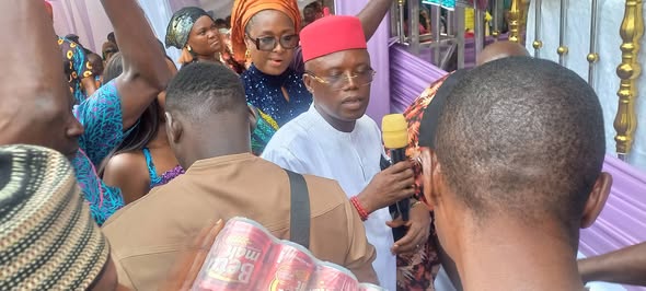 DR. AKABUIKE PAYS CONDOLENCE VISIT