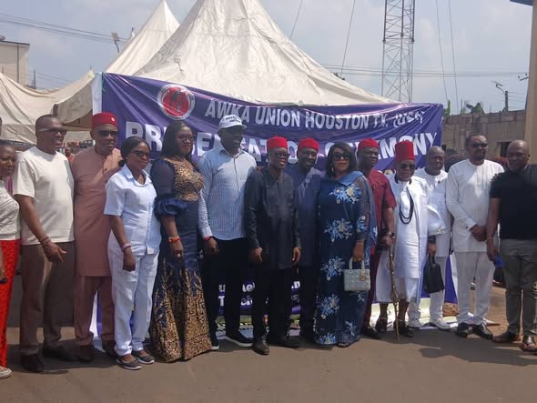 DR. AKABUIKE COMMENDS AWKA UNION HOUSTON